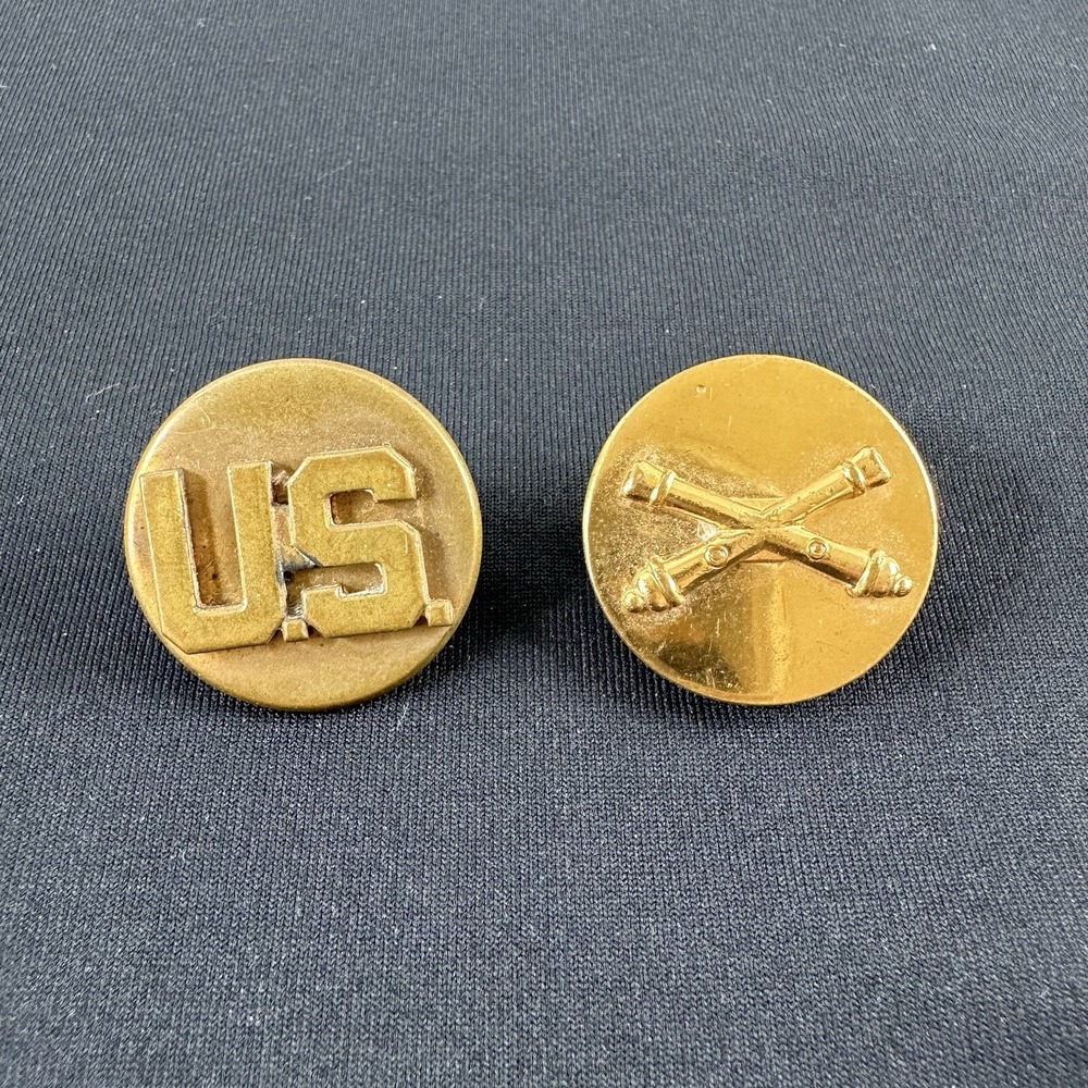 2 WWII US MILITARY ARMY ENLISTED INFANTRY COLLAR BRASS INSIGNIA PINS DISC "US"